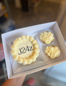 Bento cake and x2 Cupcakes
