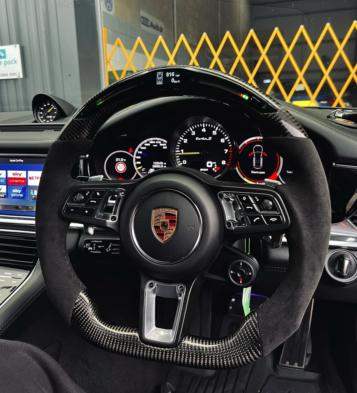 PORSCHE CUSTOM CARBON LED STEERING WHEEL