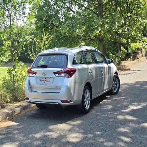 Toyota Auris 2016