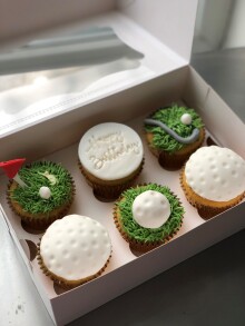 Golf themed cupcakes