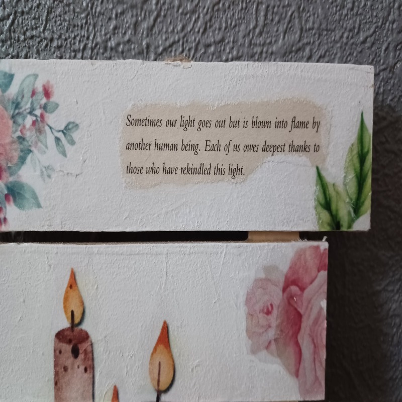 Wooden Plaque Hanging Pictures - Alice in Wonderland