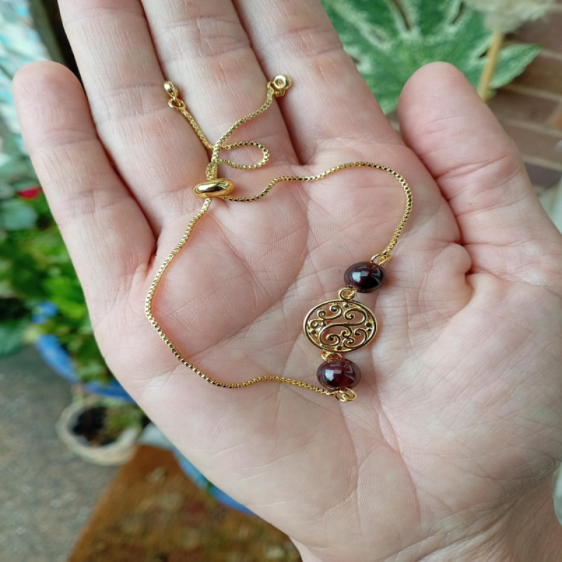 Garnet Bead Gold Bracelet 