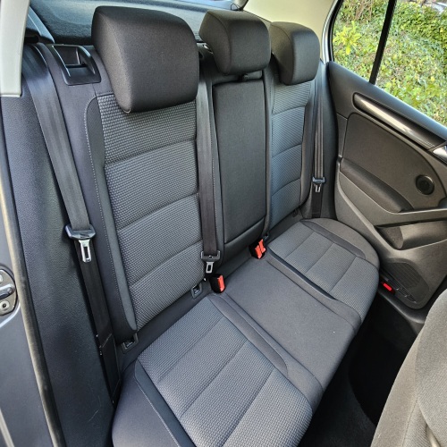 Volkswagen Golf 2010 (59)