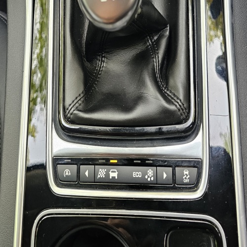 Jaguar XE 2015 (65)