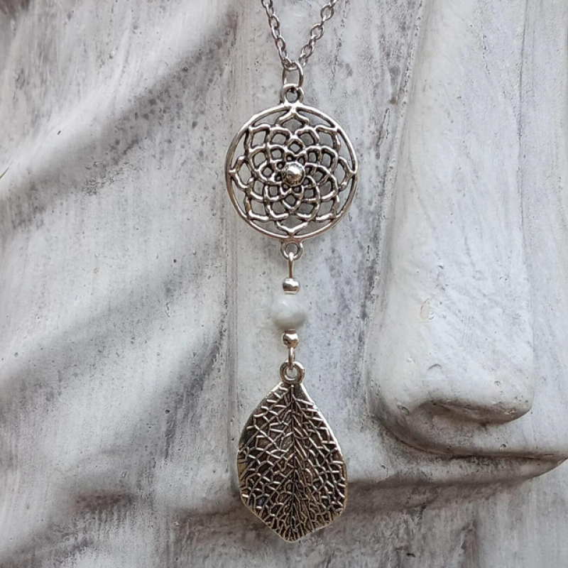 Howlite Necklace - Aids Sleep