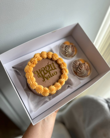 Bento cake and x2 Cupcakes