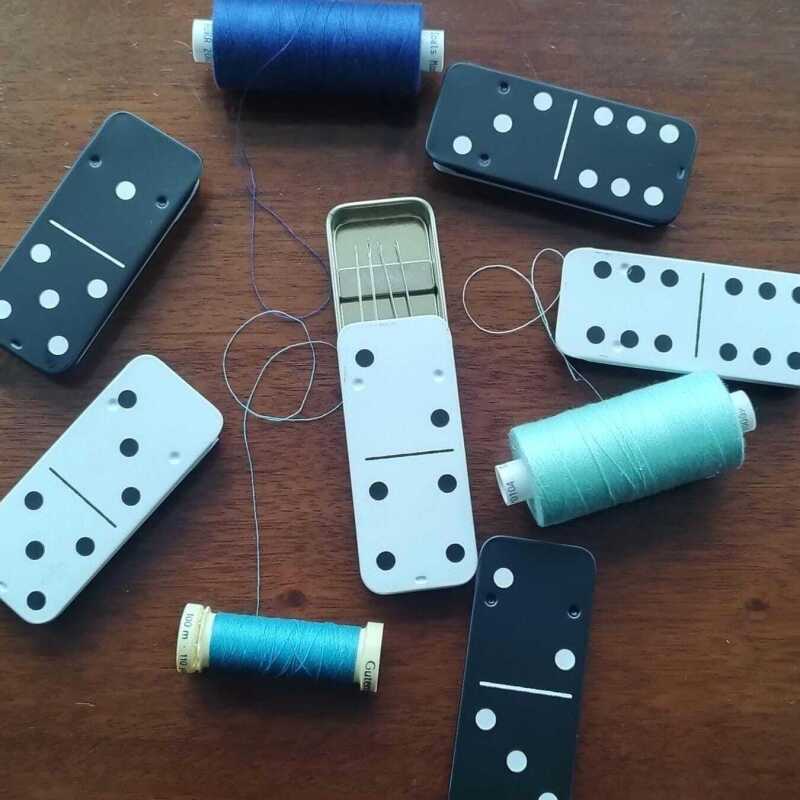 Domino Magnetic Needle Travel Tin | Magnetic Needle Case - Black Six | Three