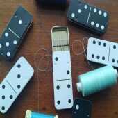 Domino Magnetic Needle Travel Tin | Magnetic Needle Case