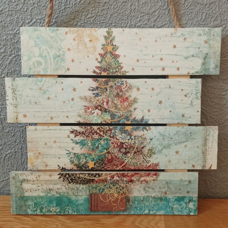 Wooden Plaque Hanging Pictures - Alice in Wonderland