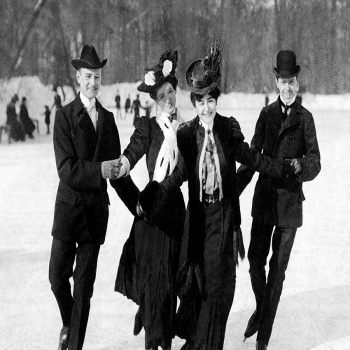 Christmas Morning in Berlin - a 17.5 x 12.5cm Christmas Card from Holy Mackerel's Alternative Image Range of Festive Designs.