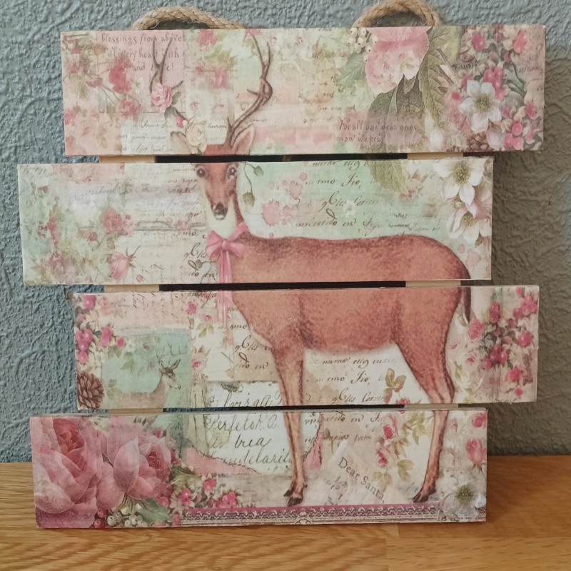 Wooden Plaque Hanging Pictures - Alice in Wonderland