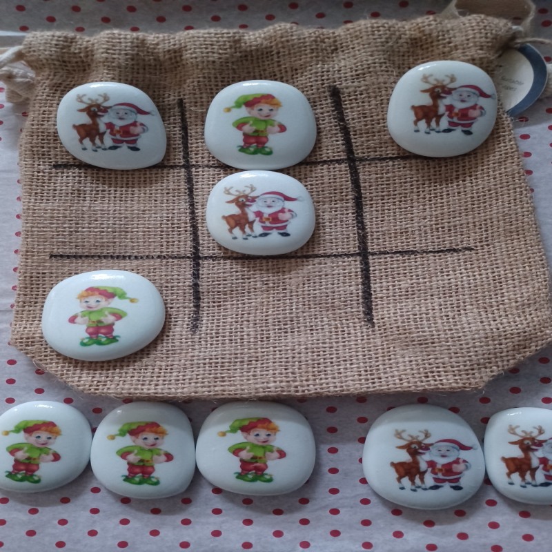 Tic Tac Toe Christmas Pebbles