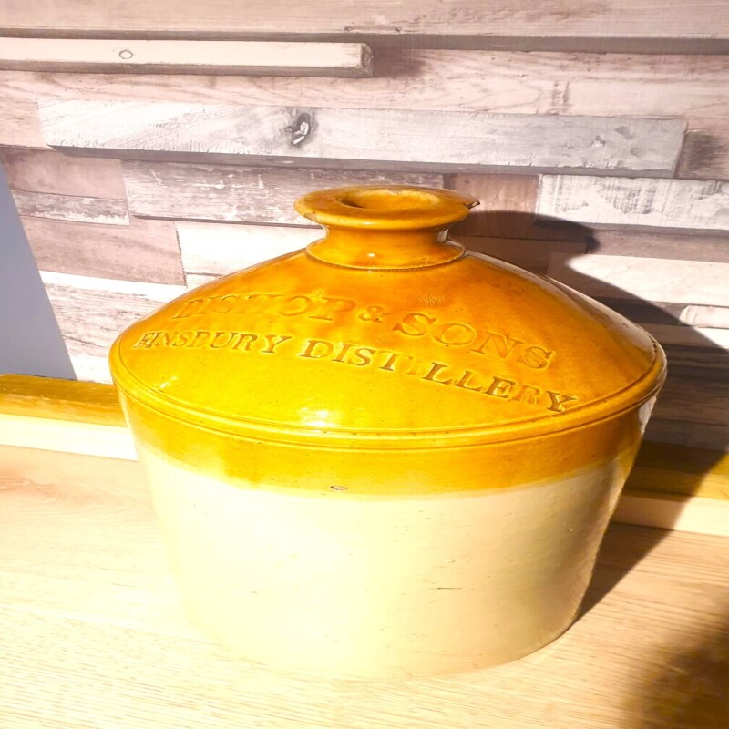 Earthen Ware Thomas Watson's Finsbury Distillery - Rare Piece !! great Feature