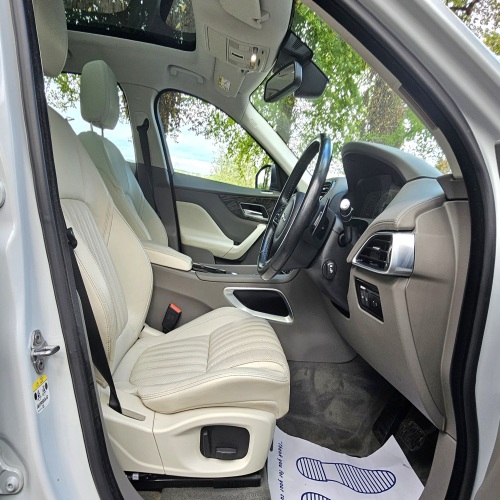 Jaguar F-PACE 2016 (66)