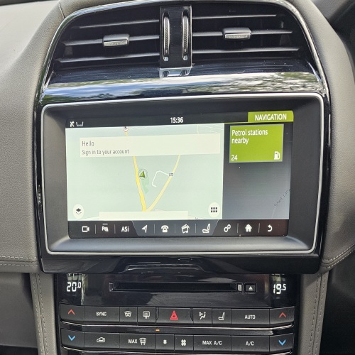 Jaguar F-PACE 2016 (66)