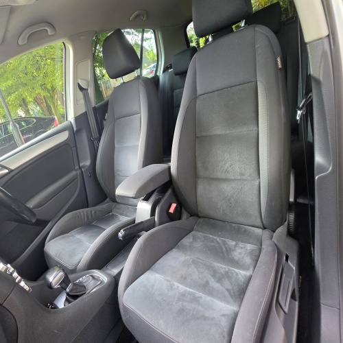 Volkswagen Golf 2011 (60)