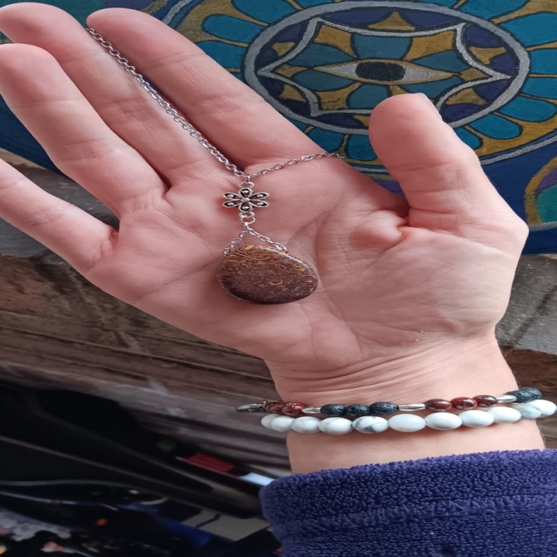 Calligraphy Stone Sterling Silver Necklace - Focus