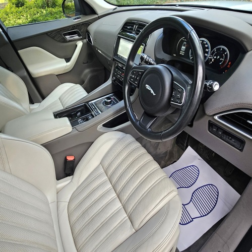 Jaguar F-PACE 2016 (66)