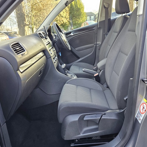 Volkswagen Golf 2010 (59)