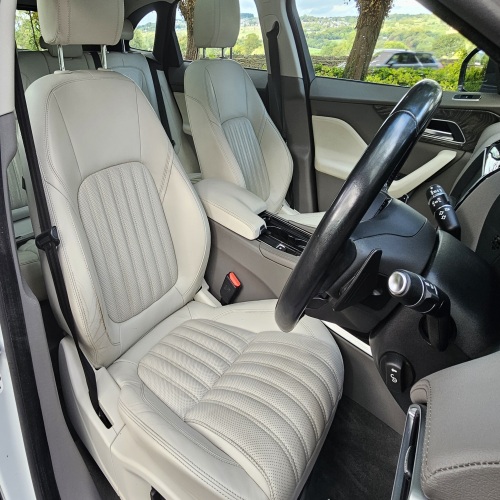 Jaguar F-PACE 2016 (66)