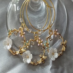 Wine Glass Charm Flower and Bee