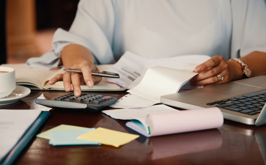 How to Stay on Budget When Buying Gifts