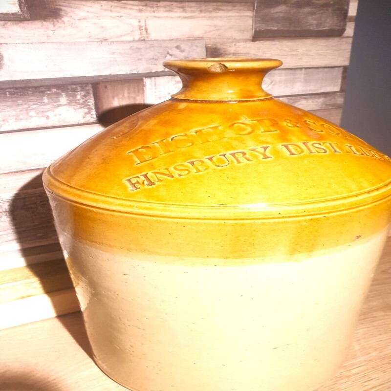 Earthen Ware Thomas Watson's Finsbury Distillery - Rare Piece !! great Feature