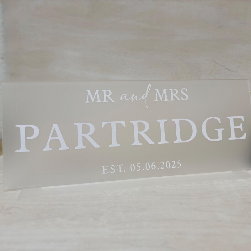 Top Table Wedding Sign / Custom Sign for Wedding Top Table / Wedding Decor / Mr & Mrs Sign - White - Frosted