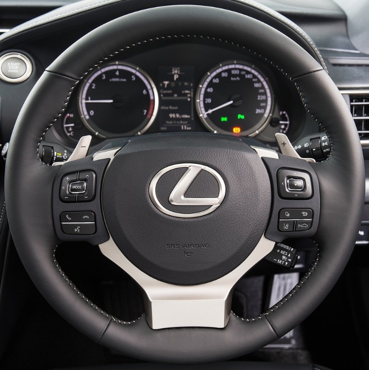 Lexus 5