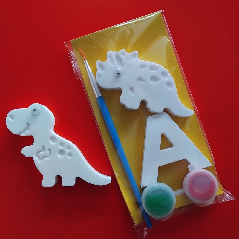 Paint your own plaster initial and Dino, Kids party activity