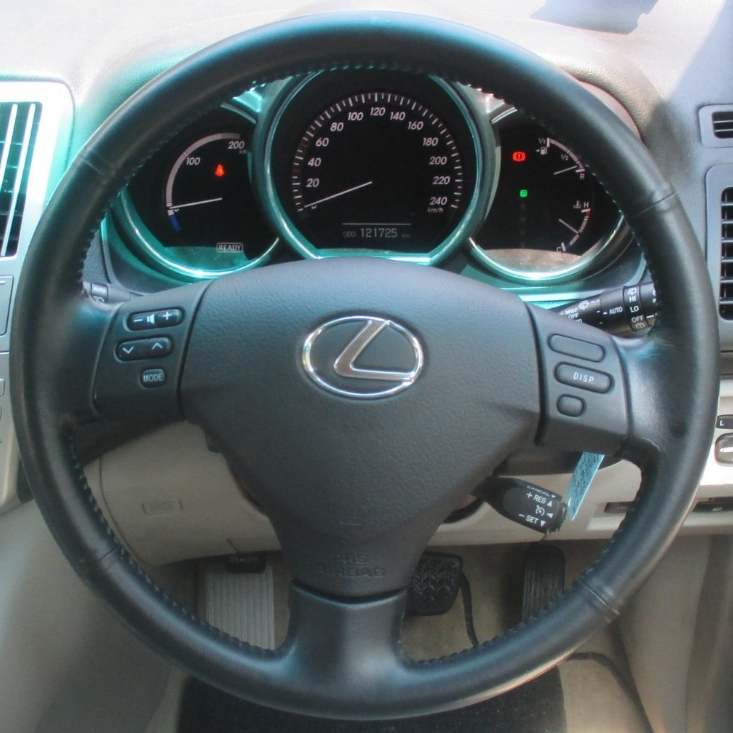 Lexus 3
