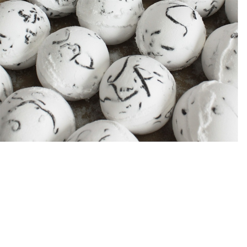 Tropical Paradise Coco Bath Bomb - Dragon Fruit