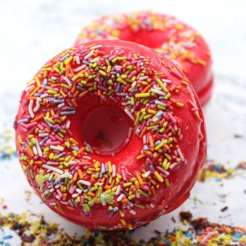 Strawberry & Banana Donut Bath Bomb