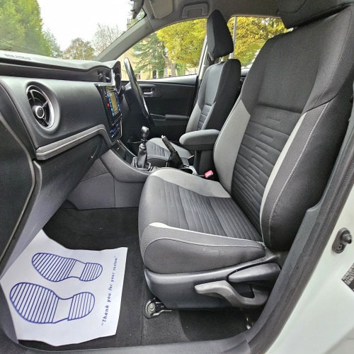 Toyota Auris 2016